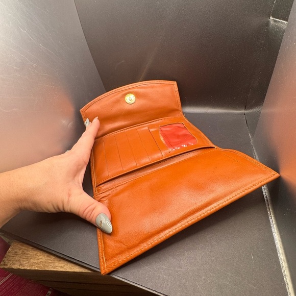 Dianne Berkeley Genuine Leather Wallet- SEE PICS FOR FLAWS - Picture 11 of 11